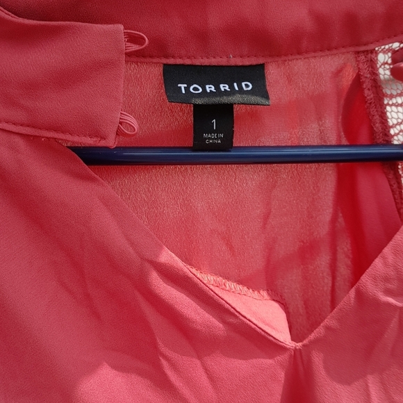 Torrid Pink Georgette Crochet Inset Ruffle Top 1X - Picture 2 of 7
